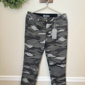 NWT Wit & Wisdom Size 6 Absolution High Rise Ankle Skimmer Gray Camouflage
